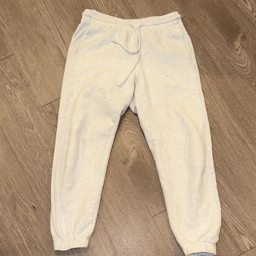 Aritzia TNA Women’s Beige Sweatpants